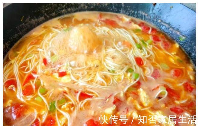 西红柿|做法简单西红柿鸡蛋面,好看好吃酸甜爽口,食材简单又美味