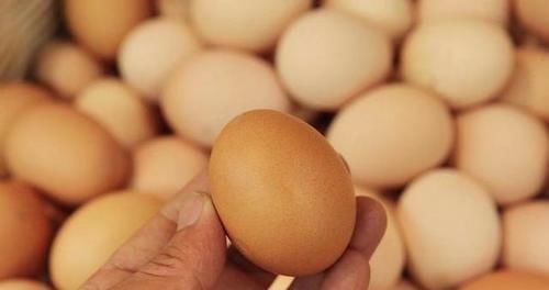 鸡蛋|宝宝感冒怎么办,鸡蛋究竟能不能吃?聪明宝妈早知道了