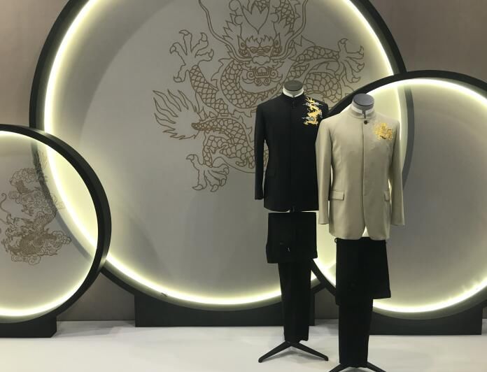 潮风|服博会上服装展示国潮风继续强劲