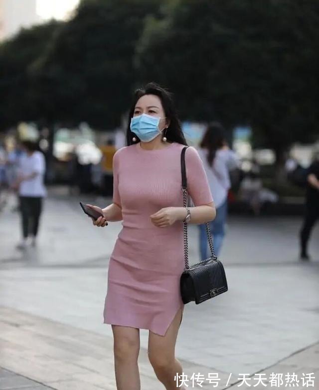 包臀 束腰包臀的短裙,拉长身材比例,舒适清爽!