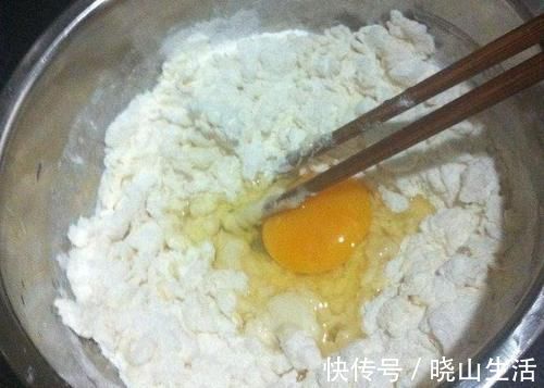 泡打粉|早餐油条自己做，早起10分钟，就能炸一锅，根根空心，还酥脆