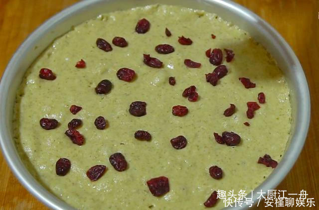 筷子|想吃绿豆糕不用买,摆摊阿姨教你在家做,筷子一搅,一次就能成功