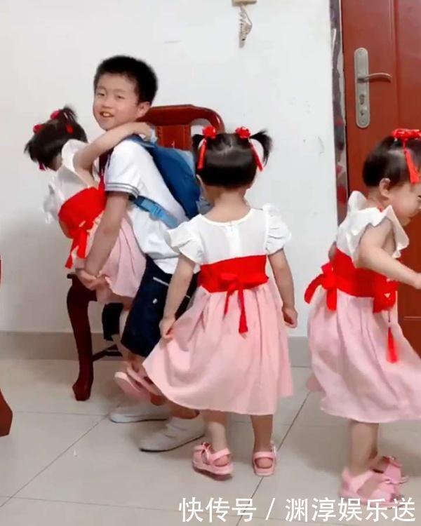 爸爸|儿子想要妹妹,妈妈生下3胞胎女儿,放学回家的场景,太热闹了!