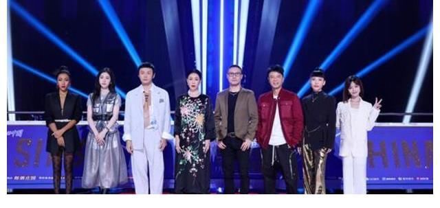 本以为是汪峰不喜欢黄霄云,看到张碧晨的做法,才发现错怪他了