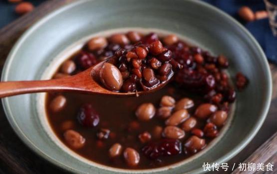 女生脸上总是没气色,用这4个食材做一碗糖水,真是美容又养颜