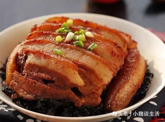 梅菜扣肉的16种做法，肉烂菜香汁亮，入口即化肥而不腻