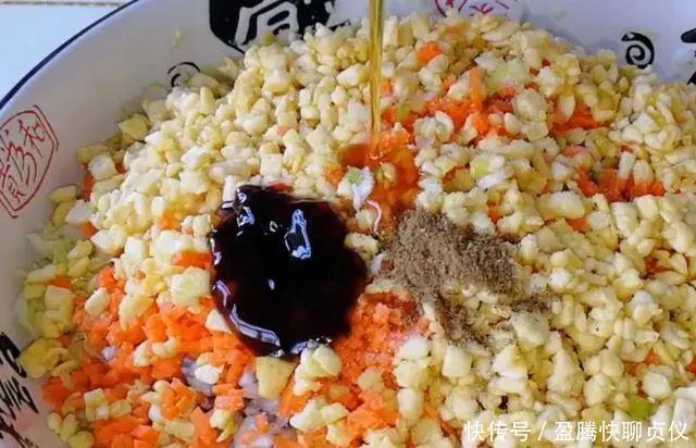白菜|包饺子别放肉和鸡蛋了,用它做馅料,比肉饺子还香,营养还补钙