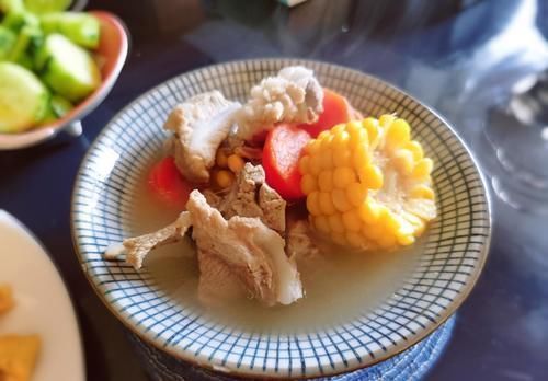 一地鸡毛|和儿子的节日晚餐,一汤一饭,菜都没炒一样,儿子却说:太幸福了