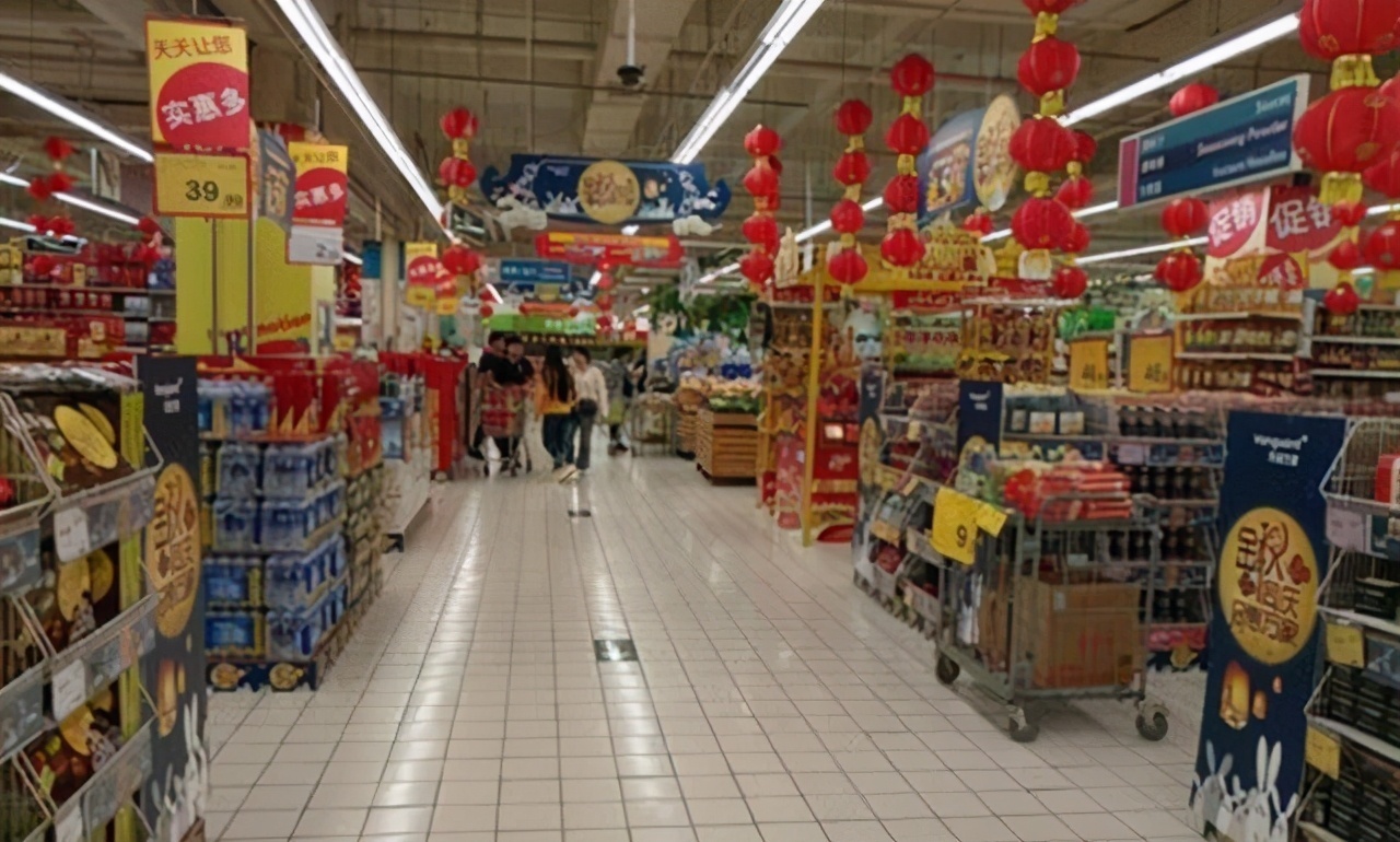 商品|大型超市靠什么赚钱?你以为仅仅是销售商品?还有这2个"隐秘生意"!