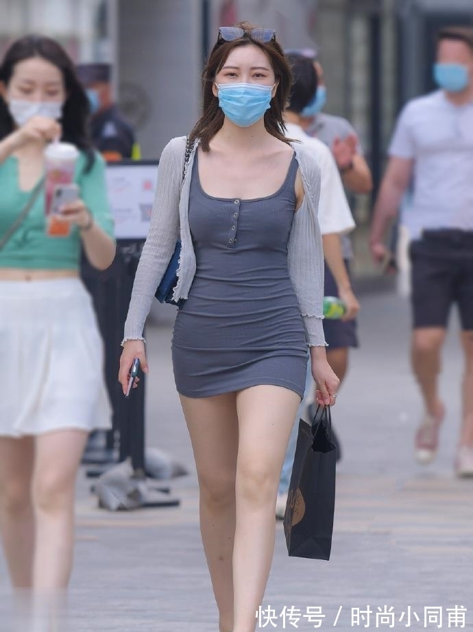 连衣裙 美女用连衣裙穿出“灵性”,好看又不失气质