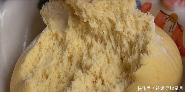 面片|玉米面这样做真好吃,一擀一煎,5分钟出锅,连吃一个月都不腻