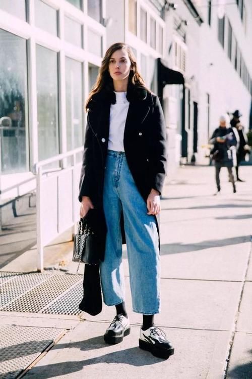 黑色大衣+3种颜色，不仅能够打破沉闷感，还能展现高级感