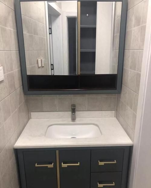 柜子|新家装修花了20万，阳台打通成小茶室，飘窗打满柜子，多出20㎡