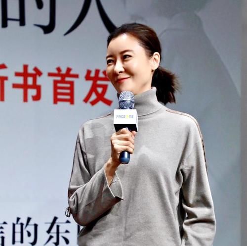 和杨澜柯蓝同场畅聊心得 鲁豫亲口辟谣只吃三粒米