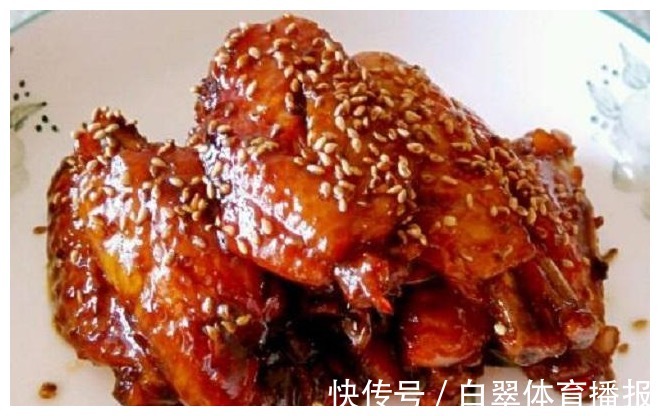 汤汁|追剧不知道吃什么?只要简单几步,在家就能做非常好吃的可乐鸡翅