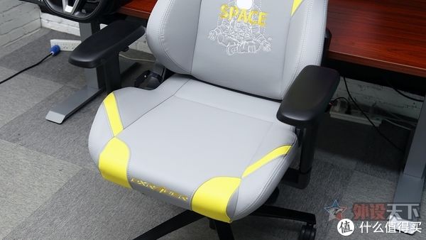 rDXRACER迪锐克斯 夸父（CRAFT）电竞椅简评：科技与文化跨界融合