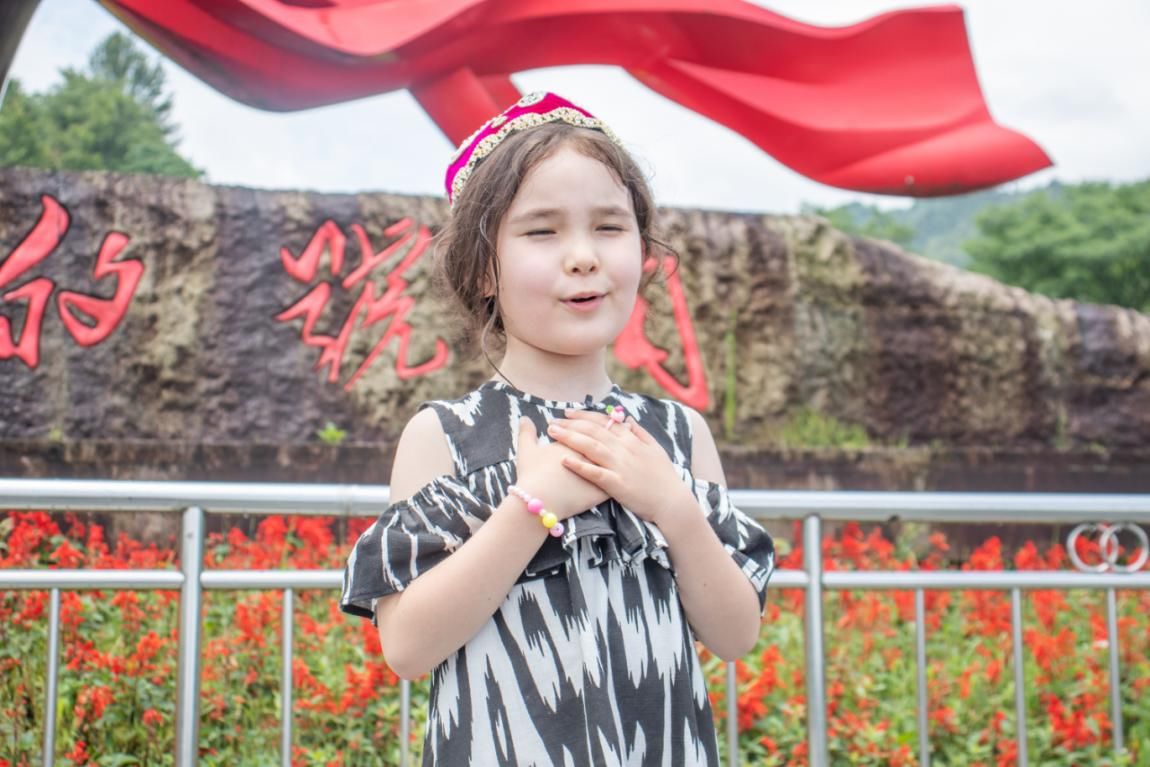 新疆|新疆小萌娃：想去天安门广场唱国歌，观看升旗仪式