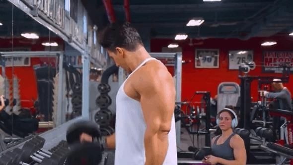 超级组|手臂练很久没效果你的训练强度太低了这么练，老手都感觉费劲