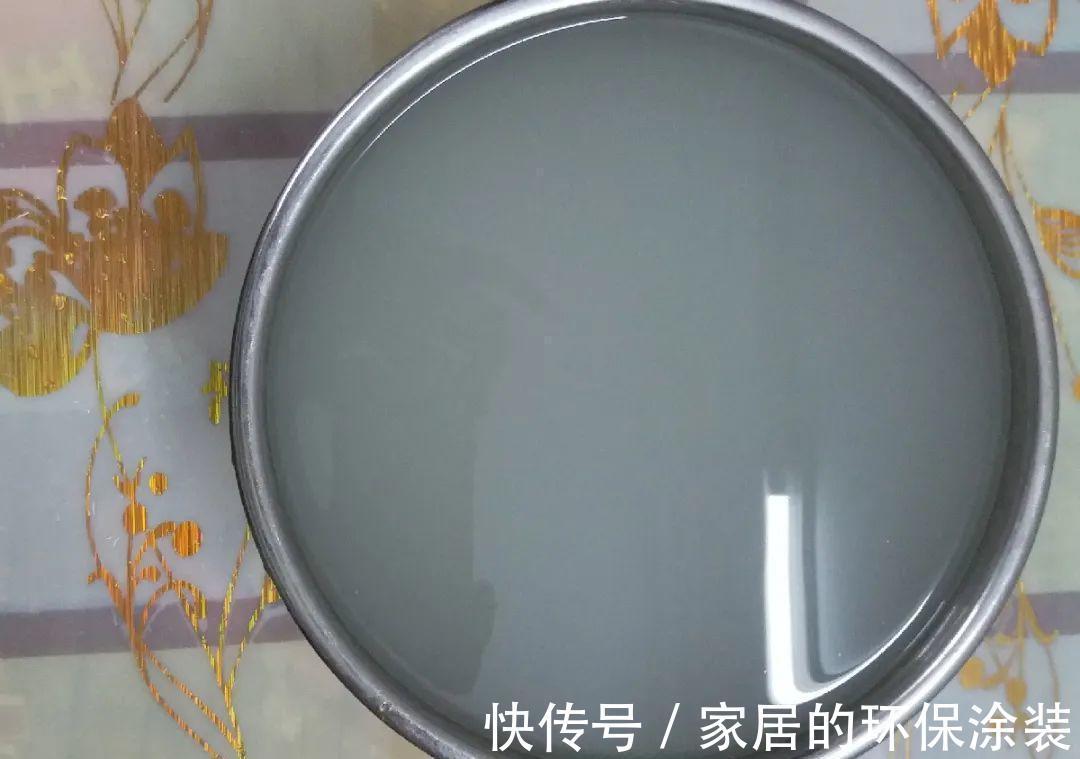 花肥不用买，在家自己做，“垃圾”桶里泡一泡，浇花大爆棚