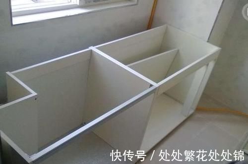 橱柜|厨房的橱柜到底要不要装背板当初被工人忽悠,入住才知被坑