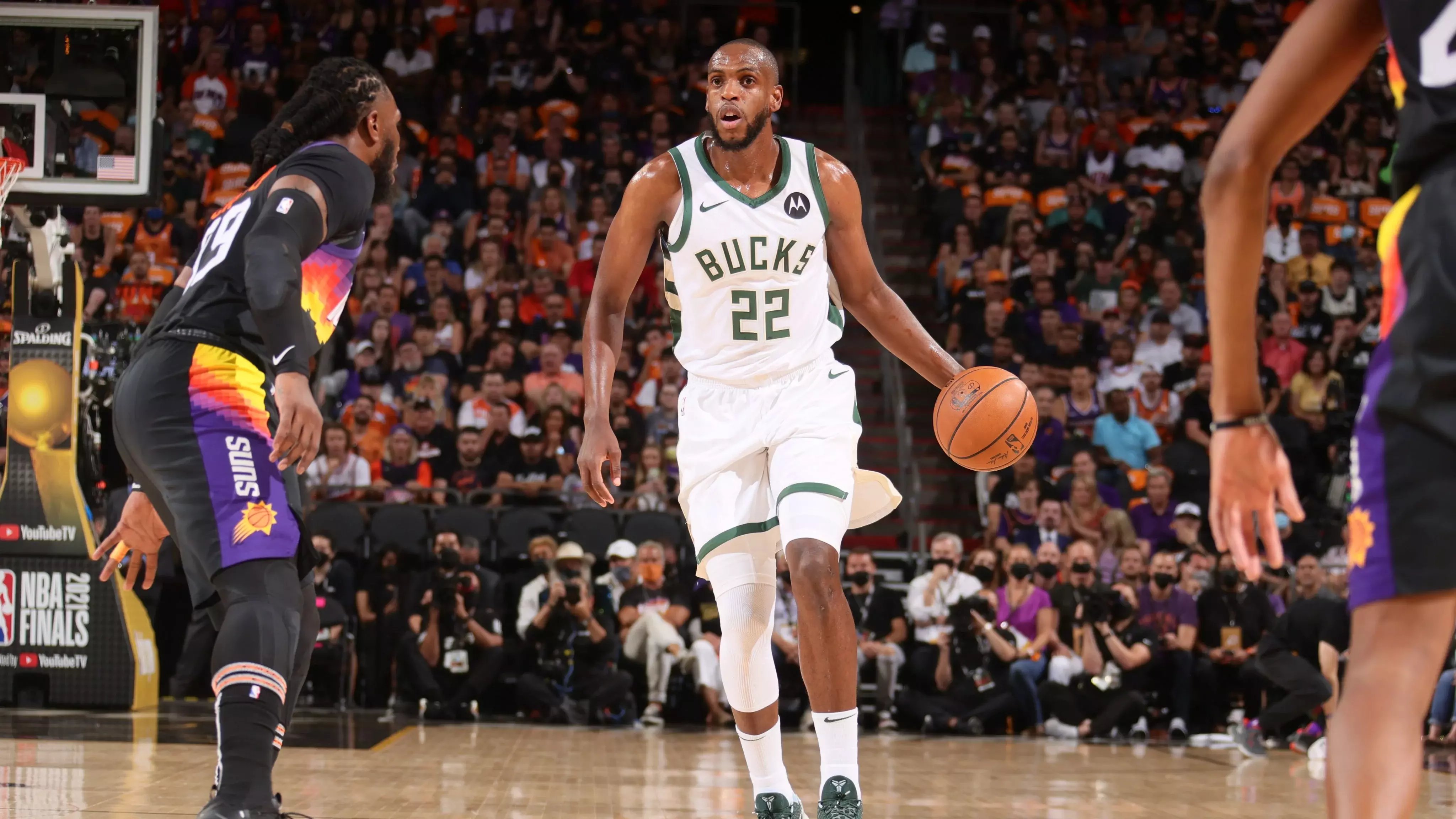 espn|米德尔顿季后赛末节和加时命中15个追平或反超球，比肩LBJ