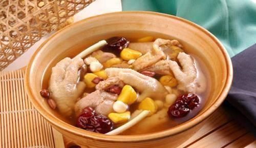 葱白|炖鸡别只知道加水,换这个炖,香味翻倍,鸡肉更嫩滑更入味