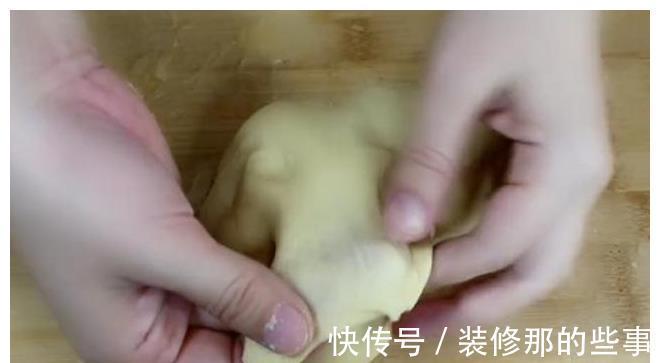 黑芝麻|电饭煲烤面包，不用一滴水，不用打发，口感细腻柔软，比买的还香