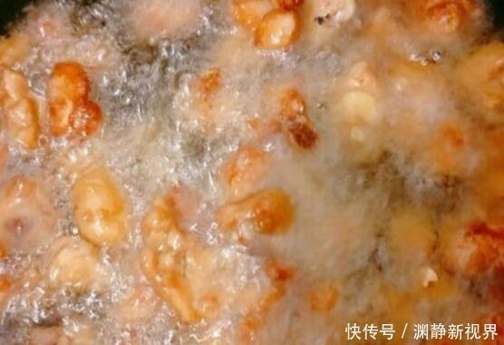 家常|教你家常青椒炒鸡胸肉,酥脆爽口,香辣下饭,一大盘不够吃