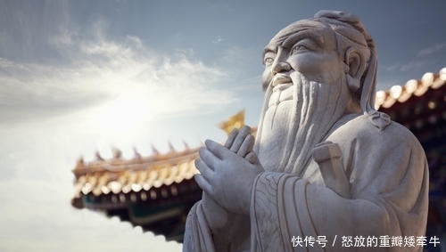 用布|康熙不愿给孔子下跪,大臣用布挡住1字,康熙身体一软,扑通跪下