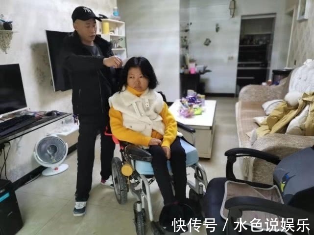 |沙雕动画，搞笑：喝了一瓶红药水，成了学校的名人