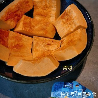 黄油烤南瓜|让你停不下筷子的蘑古力黄油烤南瓜