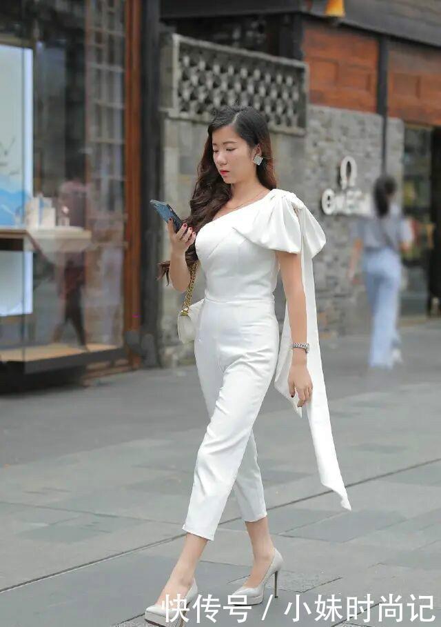 有了“托腹裤”,谁还穿阔腿裤,时髦又修身,微胖女士也不放过