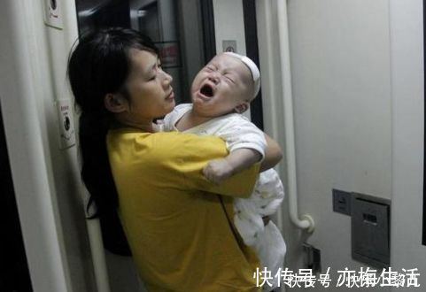 身体不适|新生婴儿别太早抱出门,有的家长都过早的抱出门,这对孩子不利