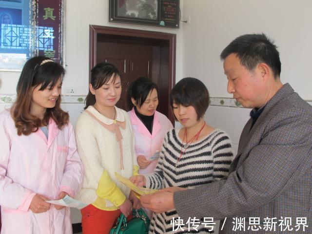 老大|“儿子,爸妈年纪大了”,3岁弟弟交给你了,儿子回答令妈妈大哭