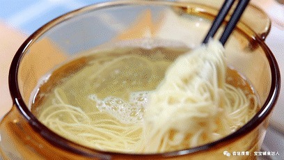 不加面粉的“盘丝饼”，娃吃的比谁都香！鲜嫩香甜又补钙