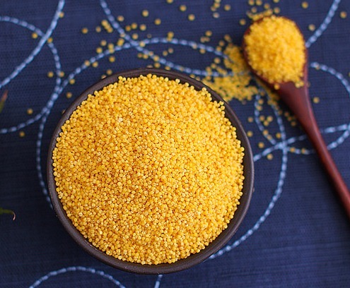 小米|熬小米粥，不要直接用水煮，煮前加一步，粥又香又浓，米油厚