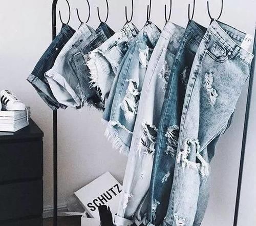 洗衣服直接倒洗衣液错，告诉你正确做法，洗完比新衣服还新