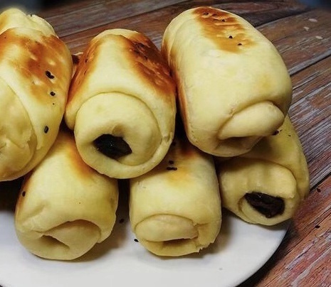 3杯面粉,打入3个鸡蛋,不用烤箱,做出孩子最爱的小面包,好吃