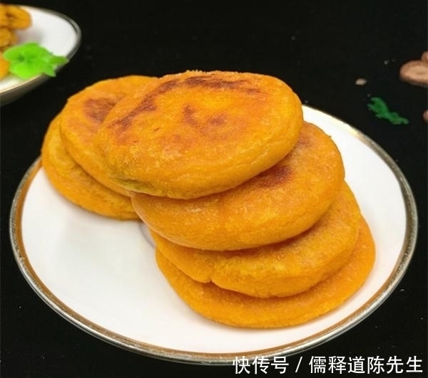 南瓜饼这么做,吃了一个还想吃一个,又香又糯