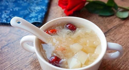 红薯和它一起煮，相当于燃脂运动2小时，小蛮腰瘦出来，皮肤光滑