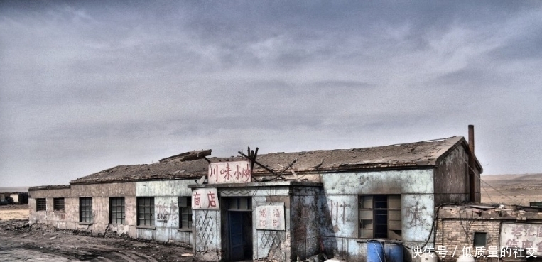 实拍无人区的川菜馆,客人零零散散,究竟是开给谁的