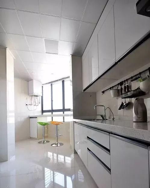 小阳台|厨房旁的小阳台原来还可以这么设计,太实用,瞬间后悔我家装早了