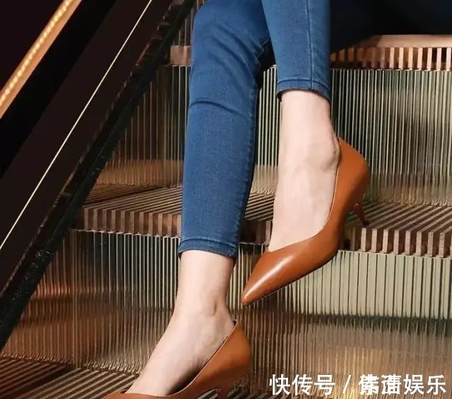 性感 抵挡不住的魅力,尖头高跟鞋穿出逆天大长腿,优雅气质自然流露