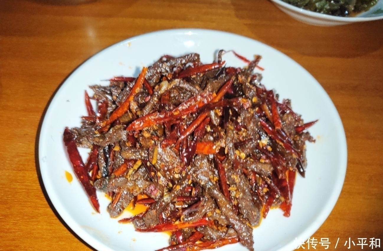 西芹拌腐竹|初五亲戚来拜年,做了满满的三大桌菜,吃出家的味道,客人都说好