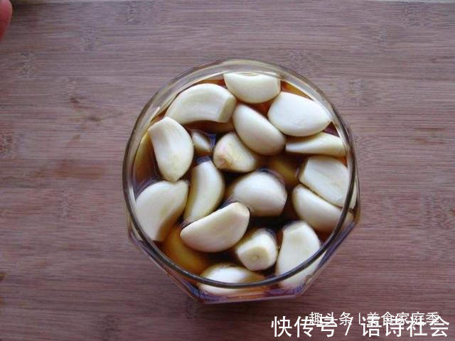 小窍门|腊八蒜怎么做才能“绿如翡翠”掌握这几个小窍门，想不绿都难！