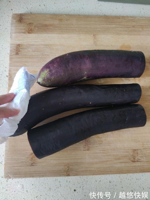 5分钟教会你蒜蓉烤茄子,再也不用吃路边摊了,在家就能轻松搞定
