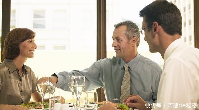 身体当中|血液粘稠的人,少吃2白、远离3件事,可能助你巧防“血栓”