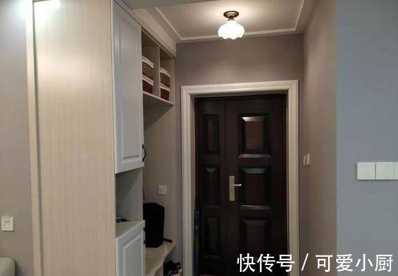 玄关|79平米的小两房入住,忍不住晒晒图,入户就被玄关鞋柜吸引了
