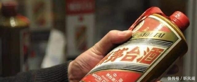 白酒|14块的牛栏山、140的海之蓝和1400的茅台,喝起来到底差什么?