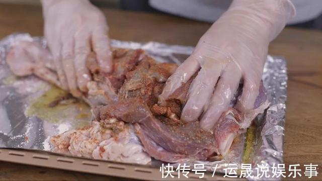 吃肉|羊腿在家这样烤,不膻也不腥,大口吃肉,特过瘾